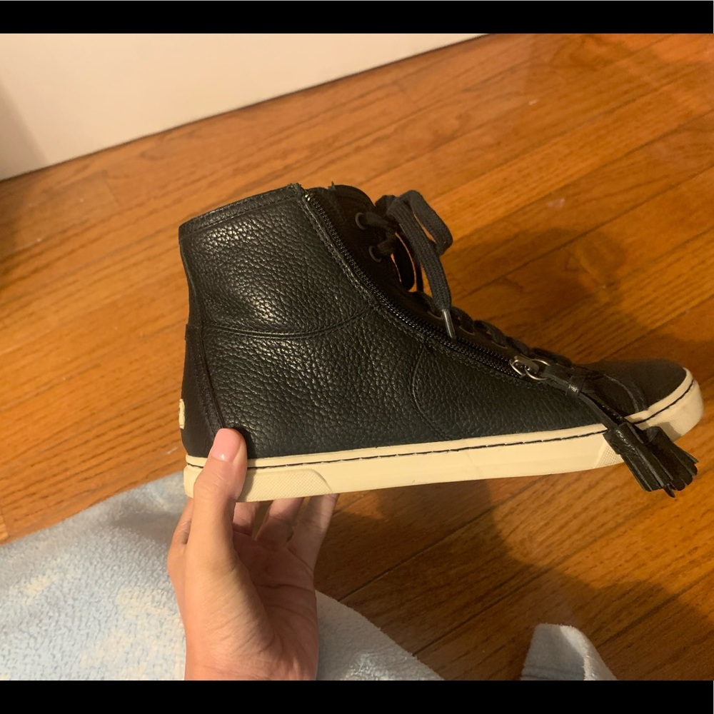 UGG SNEAKERS